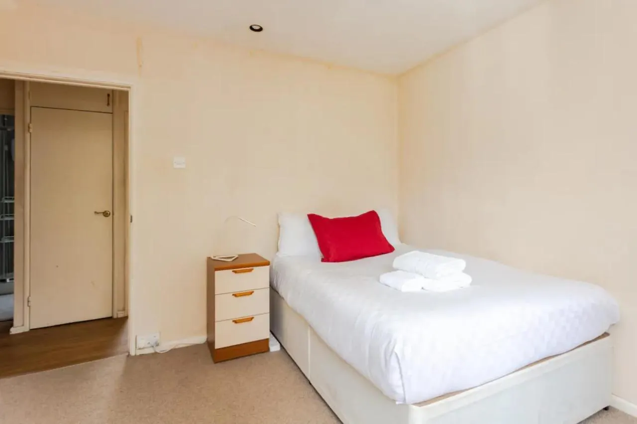 Holiday home Homely 3 Bedroom House With A Garden London
