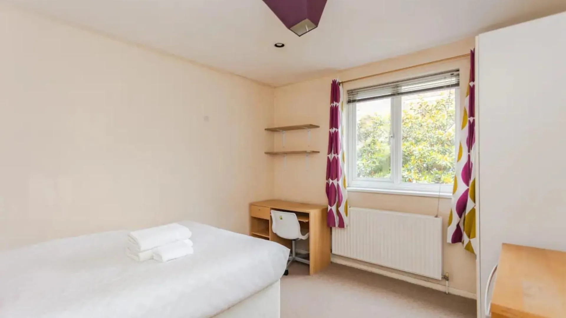 Holiday home Homely 3 Bedroom House With A Garden London United Kingdom